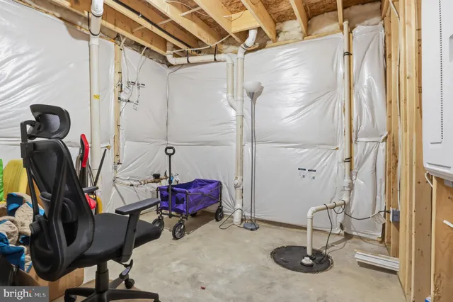 a house view with a outdoor space