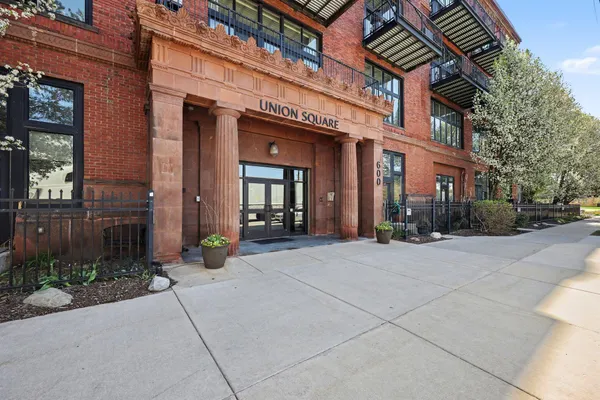 $439,900 | 600 Broadway Avenue Northwest, Unit 620A, Grand Rapids, MI 49504