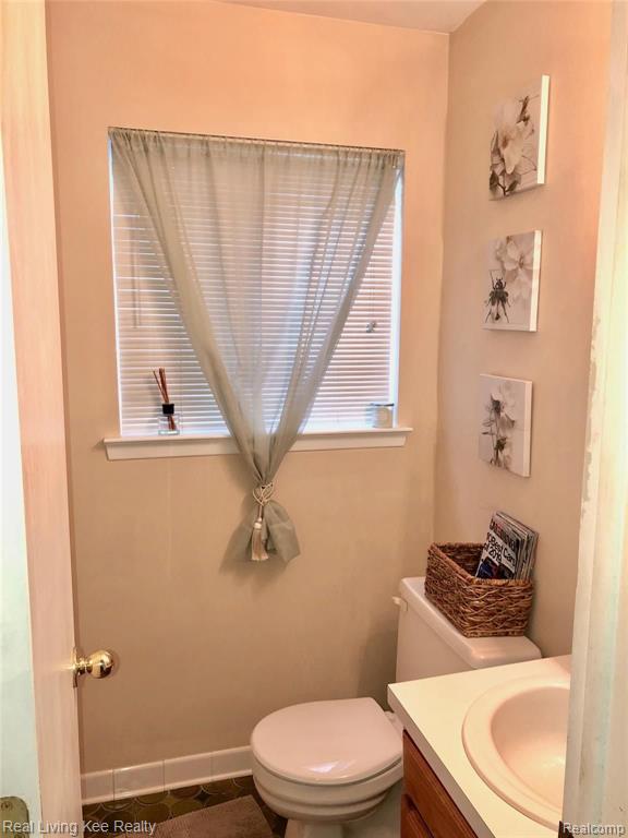 23620 Lahser Road Southfield, MI 48033 - Photo 11 of 12