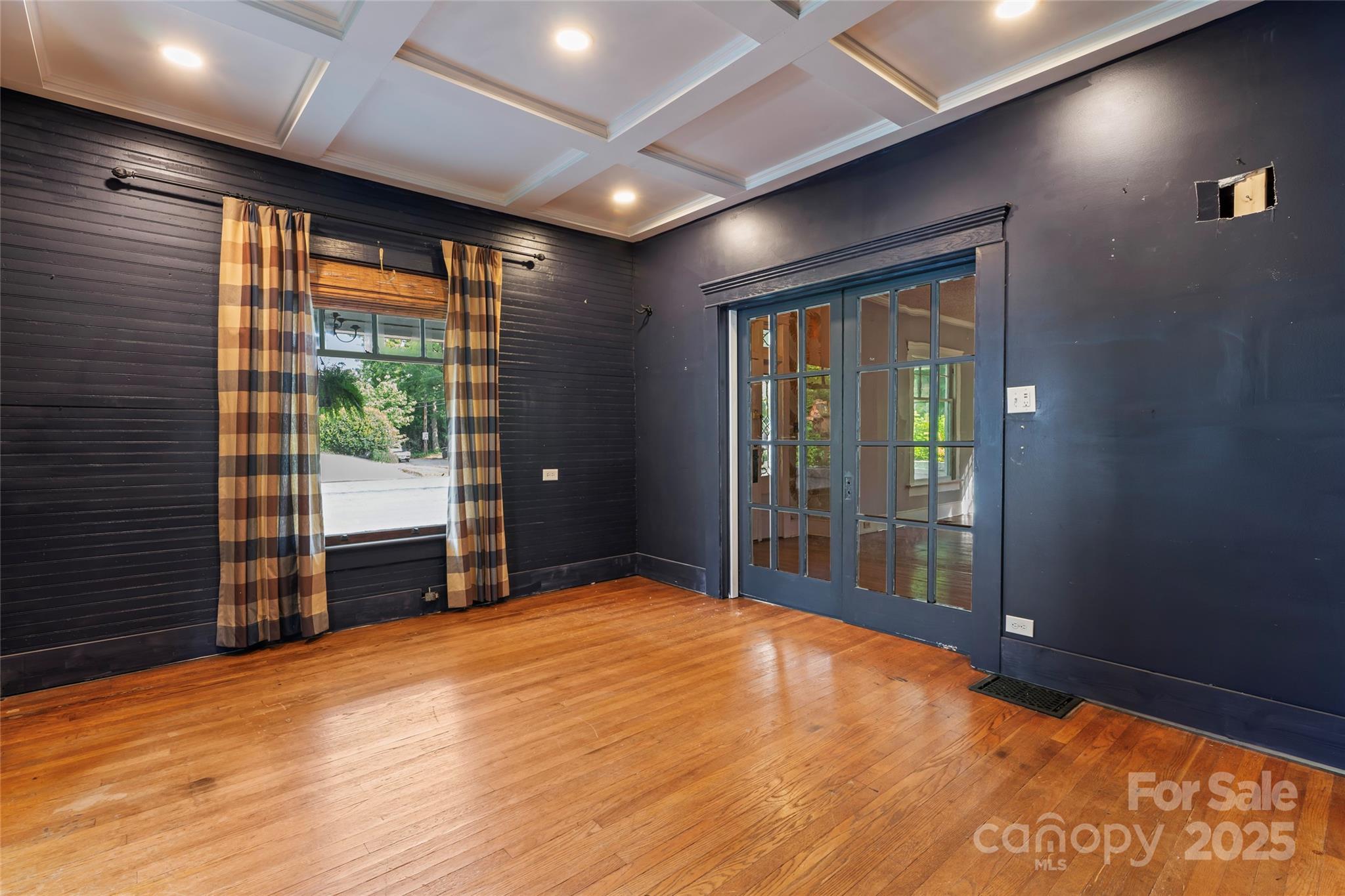 701 South Fulton Street Salisbury, NC 28144 - Photo 10 of 21 a view of an empty room with a balcony