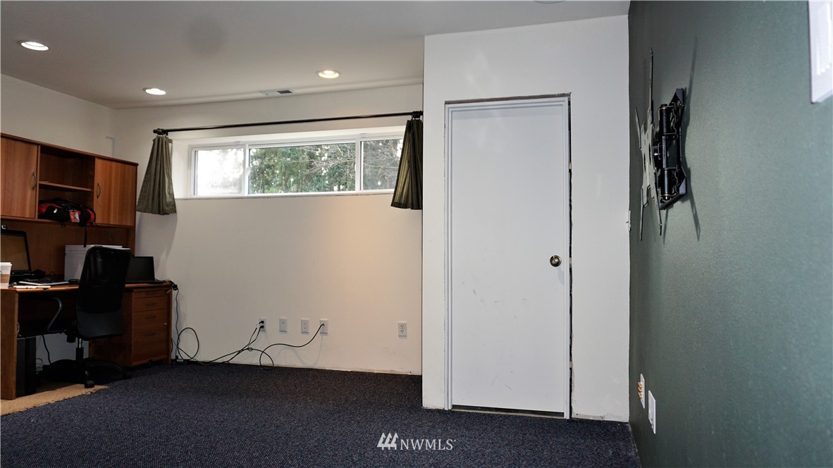 1027 200th Place Southeast Bothell, WA 98012 - Photo 14 of 19