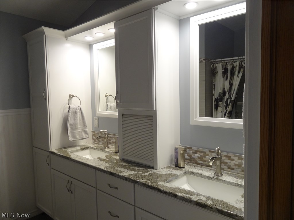126 Chimney Ridge Chardon, OH 44024 - Photo 15 of 34 Remolded Master Bathroom
