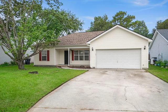 $315,000 | 109 Wisteria Court, Summerville, SC 29486