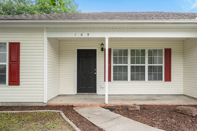 $315,000 | 109 Wisteria Court, Summerville, SC 29486