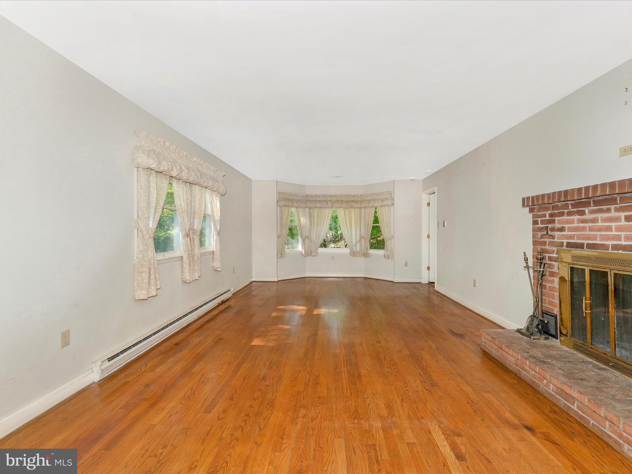 5408 Stone Road Frederick, MD 21703 - Photo 24 of 94 Living Room