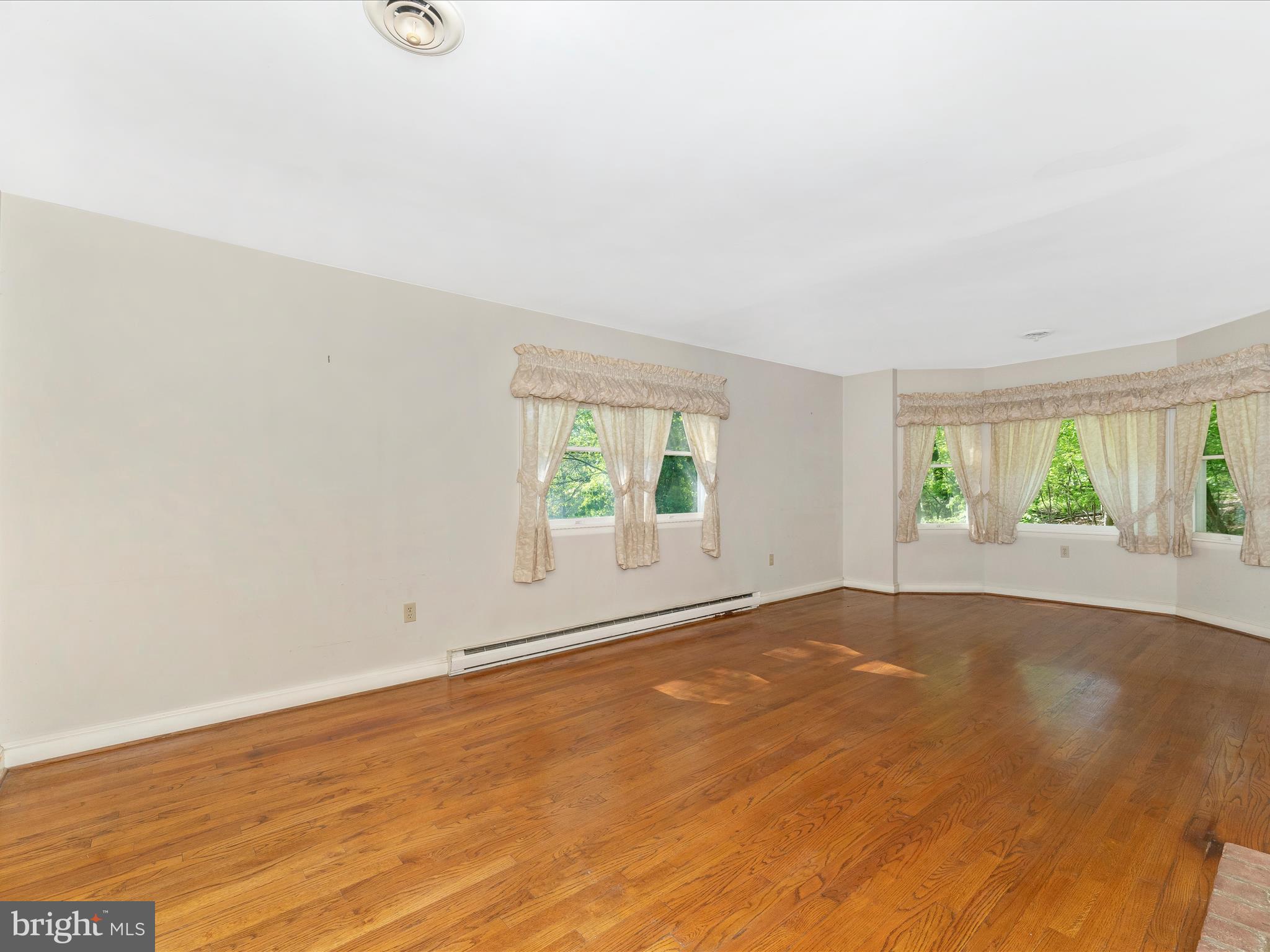 5408 Stone Road Frederick, MD 21703 - Photo 25 of 94 Living Room