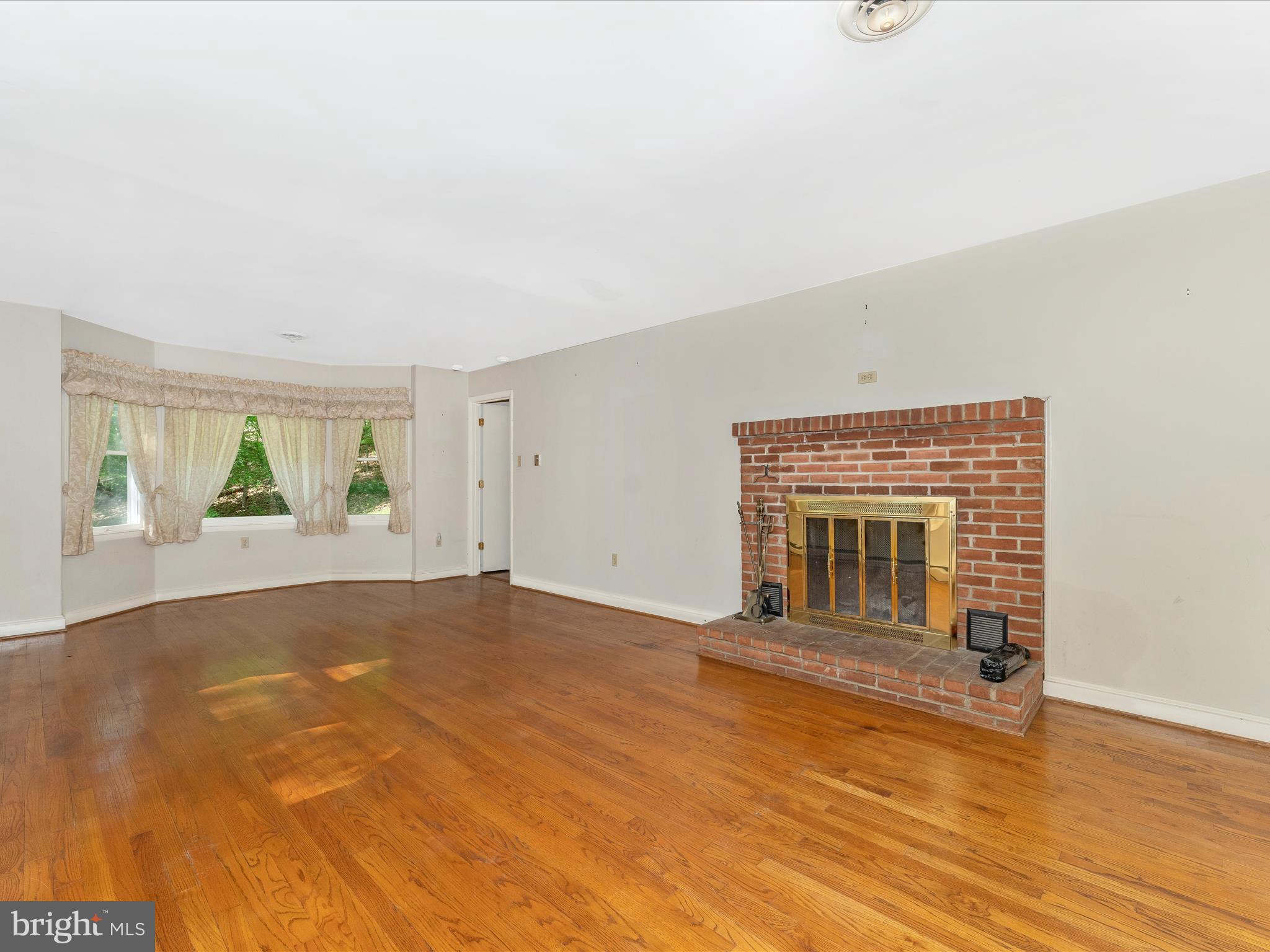 5408 Stone Road Frederick, MD 21703 - Photo 26 of 94 Living Room