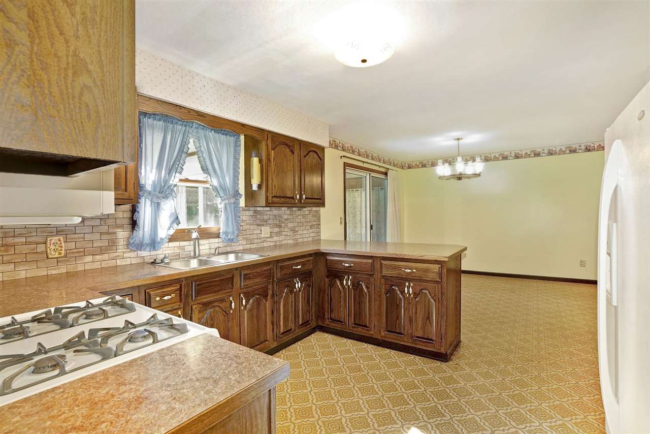 61 South Trumbull Road Bay City, MI 48708 - Photo 8 of 22
