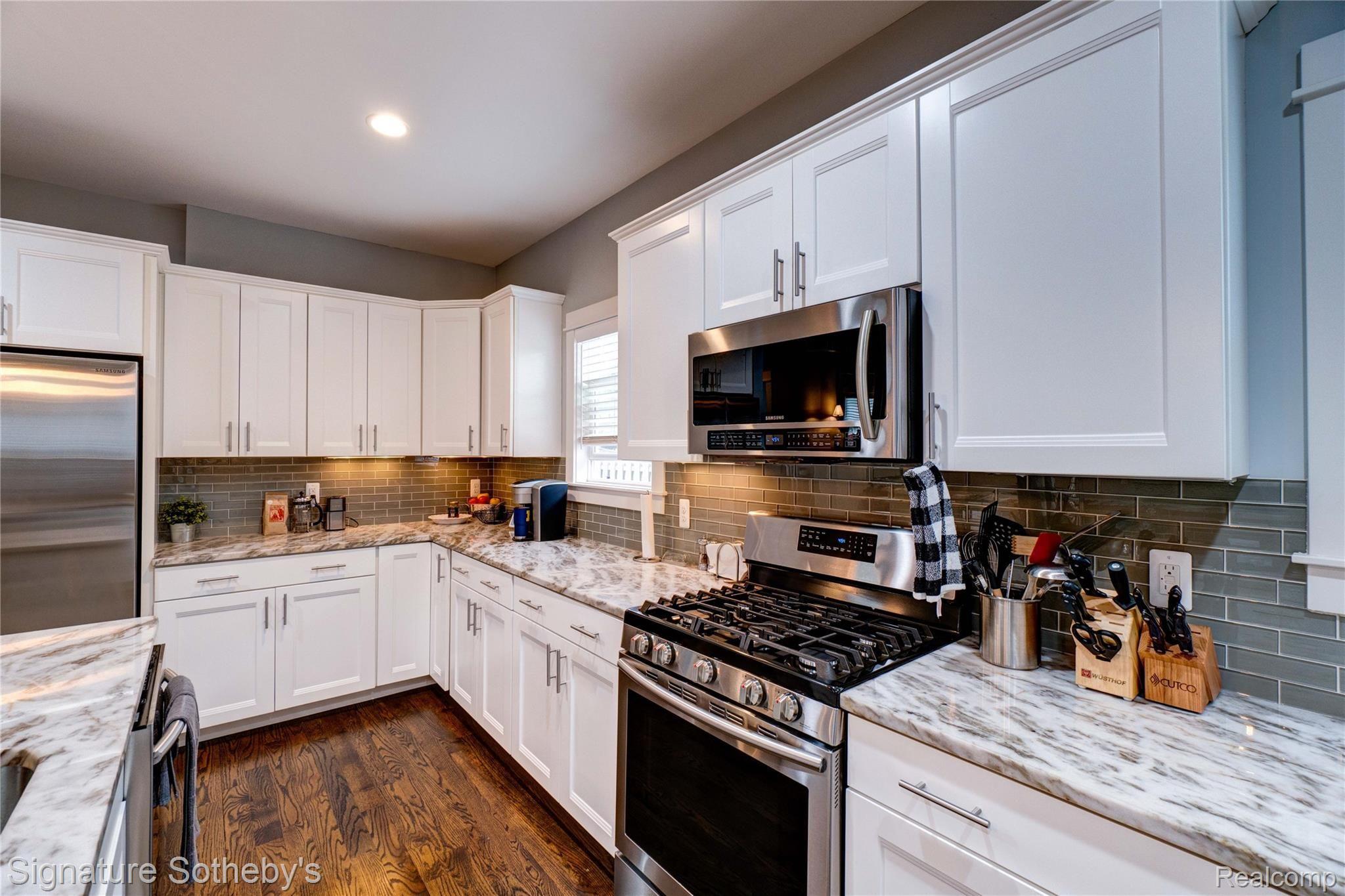 1630 Villa Road Birmingham, MI 48009 - Photo 11 of 58 17.jpg