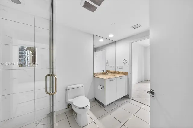 $4,500 | 500 Brickell Avenue, Unit 501, Miami, FL 33131