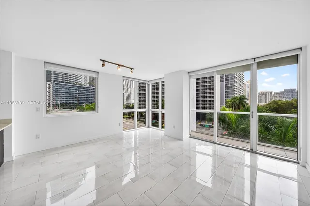 $4,500 | 500 Brickell Avenue, Unit 501, Miami, FL 33131