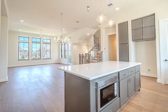 $654,999 | 1704 Sedola Lane, Houston, TX 77055