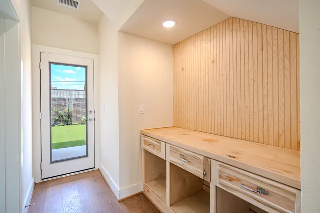 $654,999 | 1704 Sedola Lane, Houston, TX 77055