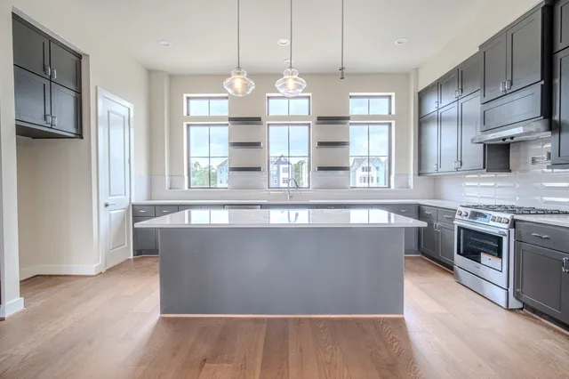 $654,999 | 1704 Sedola Lane, Houston, TX 77055