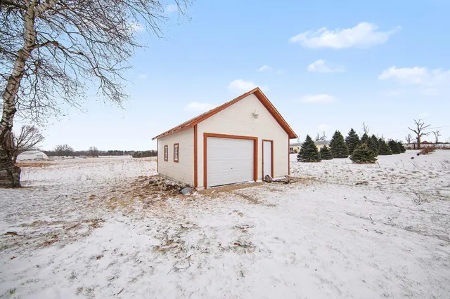 $239,900 | 10091 Concord Road, Jonesville, MI 49250