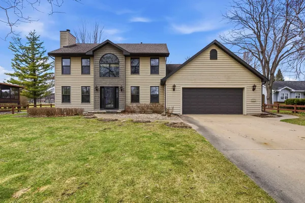 $400,000 | 2415 Parkside Drive, Oshkosh, WI 54901