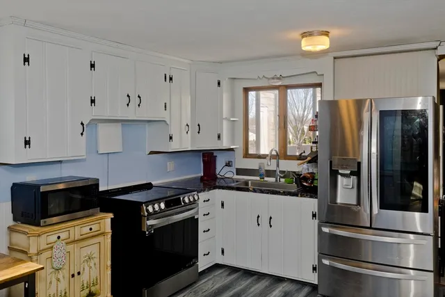 $279,900 | 74 Judith Street, Springfield, MA 01118