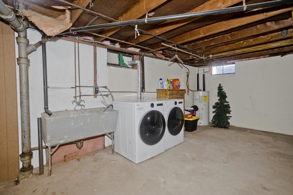 74 Judith Street Springfield, MA 01118 - Photo 23 of 27