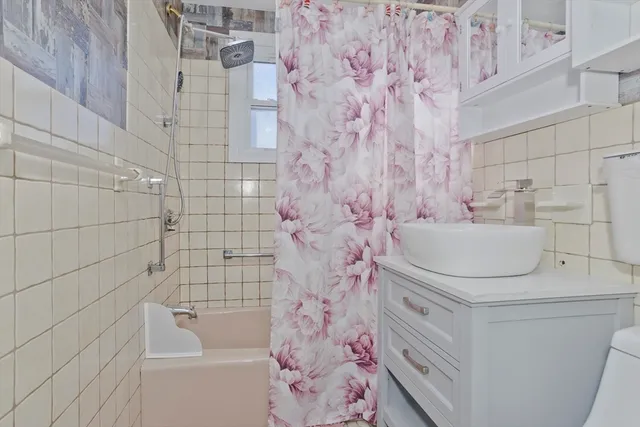 $279,900 | 74 Judith Street, Springfield, MA 01118