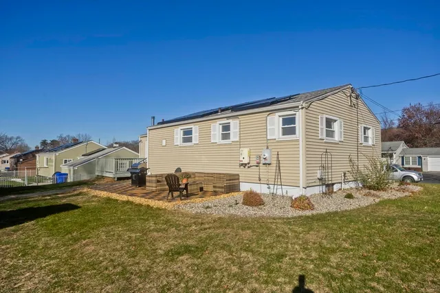 $279,900 | 74 Judith Street, Springfield, MA 01118