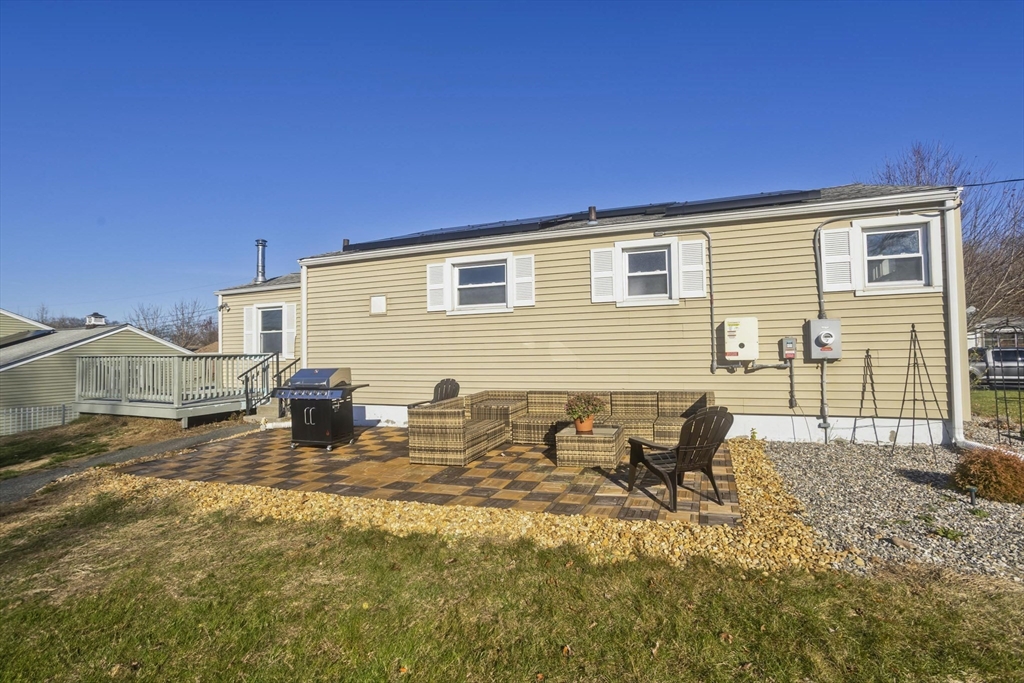 74 Judith Street Springfield, MA 01118 - Photo 6 of 27