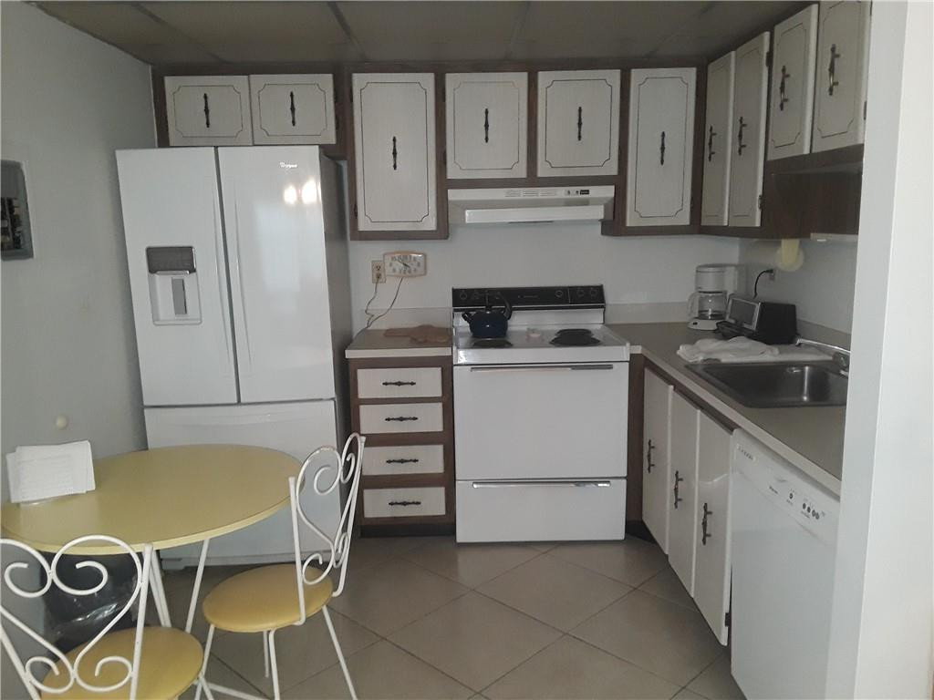 514 Flanders K, Unit 514 Delray Beach, FL 33484 - Photo 2 of 4 Photo 2