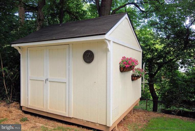 1105 Carson Street Silver Spring, MD 20901 - Photo 4 of 20 Shed