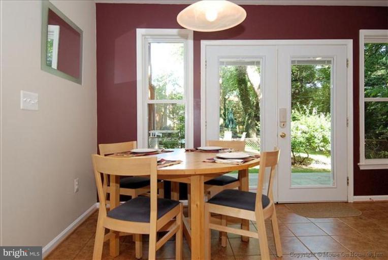 1105 Carson Street Silver Spring, MD 20901 - Photo 5 of 20 Breakfast Area