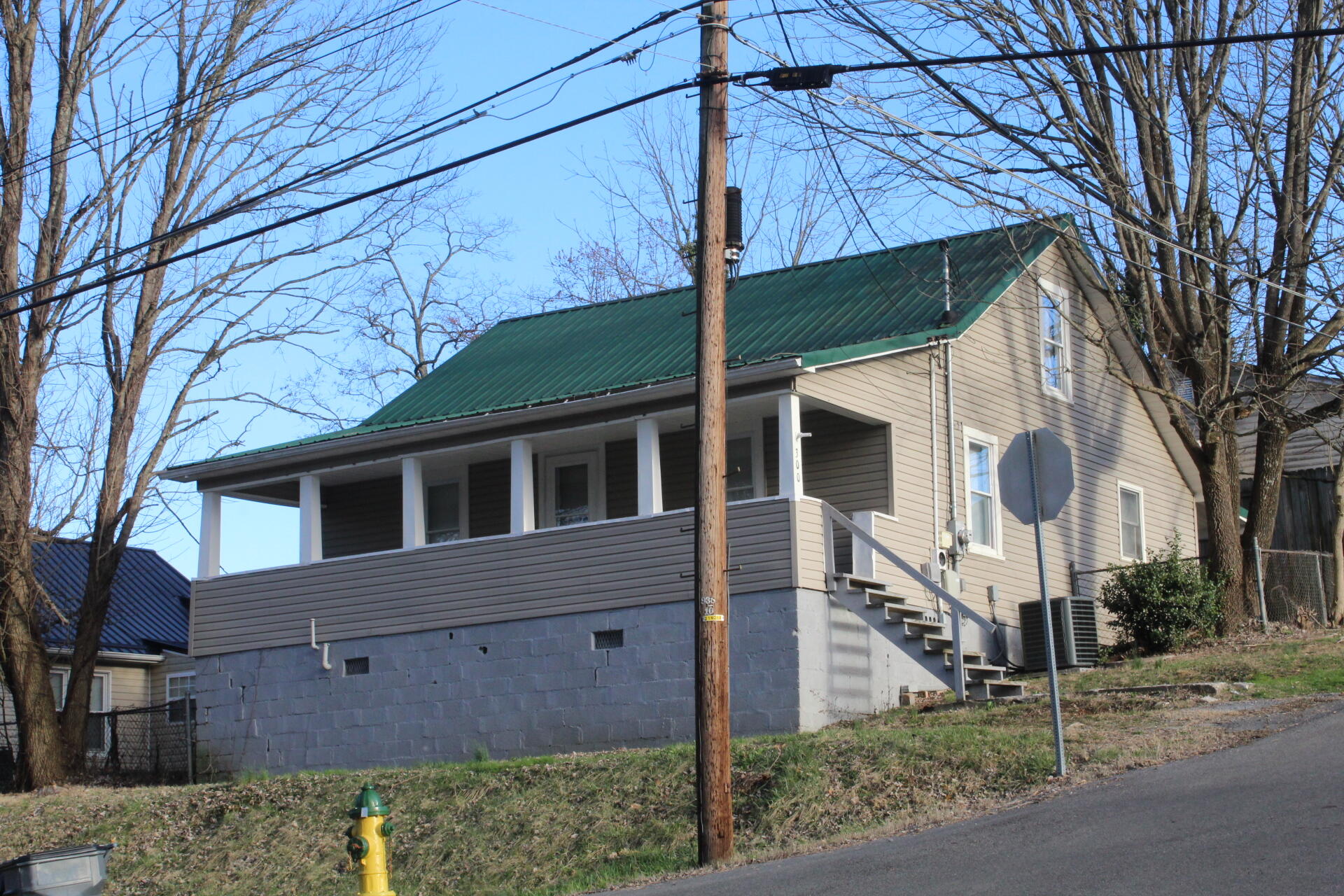 300 North Paperville Road Bristol, TN 37620 - Photo 1 of 20 IMG_0025