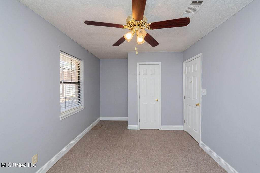 1000 Abbott Street Picayune, MS 39466 - Photo 4 of 36 100Abbott-7841