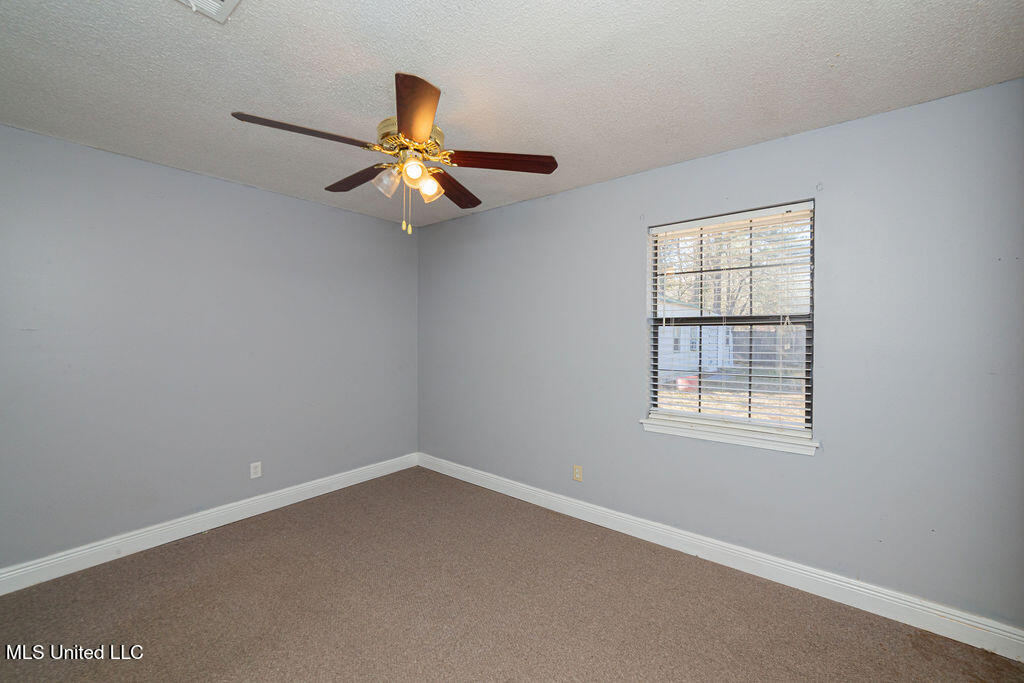 1000 Abbott Street Picayune, MS 39466 - Photo 5 of 36 100Abbott-7839
