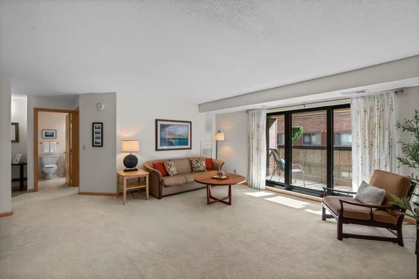 $315,000 | 2885 Knox Avenue South, Unit 605, Minneapolis, MN 55408