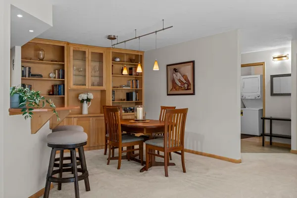$315,000 | 2885 Knox Avenue South, Unit 605, Minneapolis, MN 55408