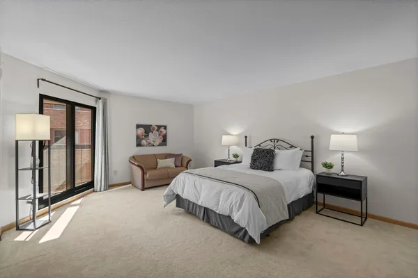 $315,000 | 2885 Knox Avenue South, Unit 605, Minneapolis, MN 55408