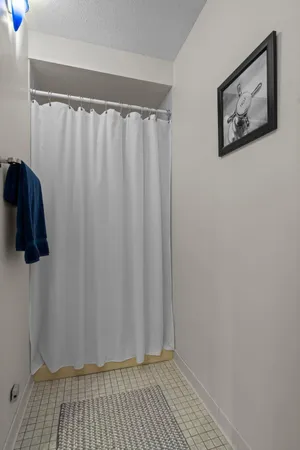 $315,000 | 2885 Knox Avenue South, Unit 605, Minneapolis, MN 55408