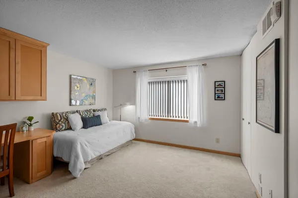 $315,000 | 2885 Knox Avenue South, Unit 605, Minneapolis, MN 55408