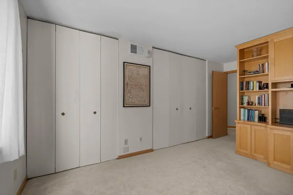 $315,000 | 2885 Knox Avenue South, Unit 605, Minneapolis, MN 55408