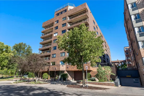 $315,000 | 2885 Knox Avenue South, Unit 605, Minneapolis, MN 55408