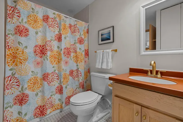 $315,000 | 2885 Knox Avenue South, Unit 605, Minneapolis, MN 55408