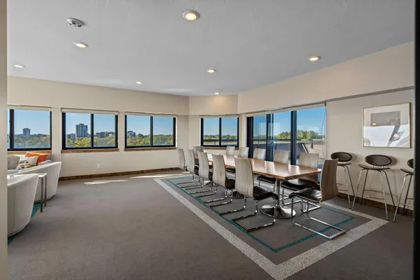 $315,000 | 2885 Knox Avenue South, Unit 605, Minneapolis, MN 55408