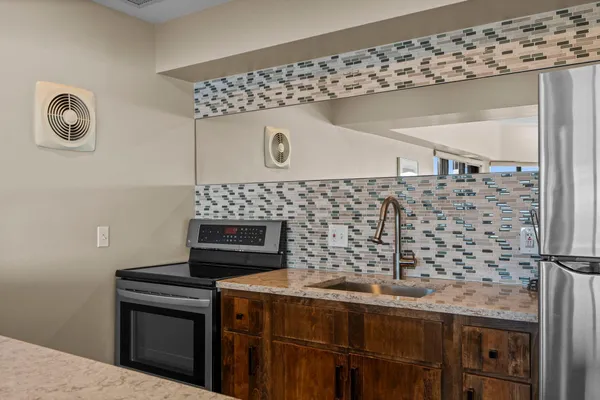 $315,000 | 2885 Knox Avenue South, Unit 605, Minneapolis, MN 55408