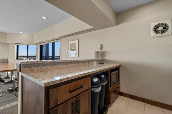$315,000 | 2885 Knox Avenue South, Unit 605, Minneapolis, MN 55408