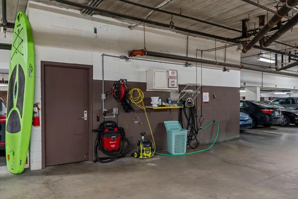 $315,000 | 2885 Knox Avenue South, Unit 605, Minneapolis, MN 55408