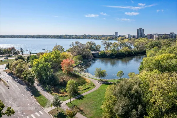 $315,000 | 2885 Knox Avenue South, Unit 605, Minneapolis, MN 55408