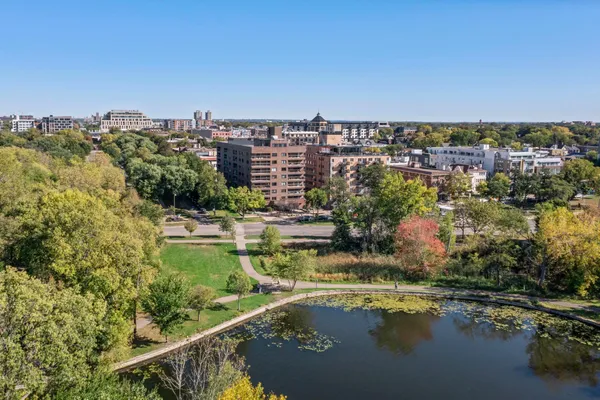 $315,000 | 2885 Knox Avenue South, Unit 605, Minneapolis, MN 55408