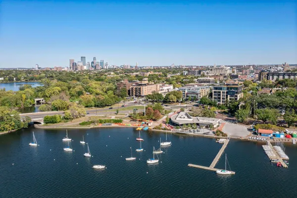 $315,000 | 2885 Knox Avenue South, Unit 605, Minneapolis, MN 55408