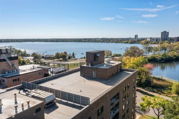 $315,000 | 2885 Knox Avenue South, Unit 605, Minneapolis, MN 55408