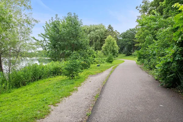 $315,000 | 2885 Knox Avenue South, Unit 605, Minneapolis, MN 55408