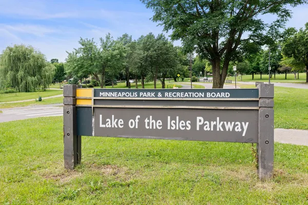 $315,000 | 2885 Knox Avenue South, Unit 605, Minneapolis, MN 55408