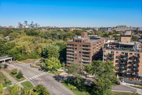 $315,000 | 2885 Knox Avenue South, Unit 605, Minneapolis, MN 55408